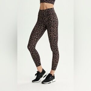 Varley Luna Leggings in Tort Leopard Color! Size Medium